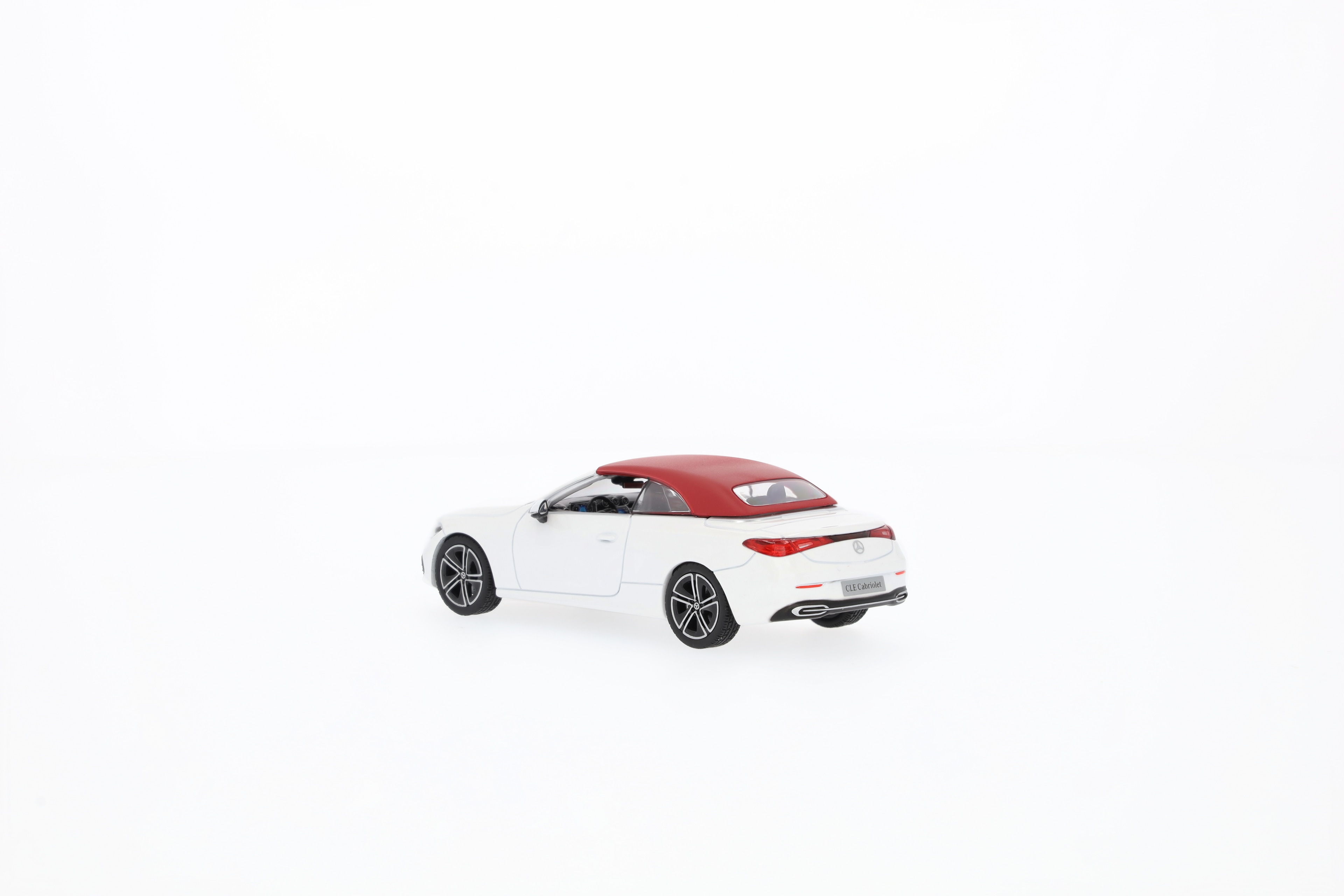 CLE Kabriolet, AVANTGARDE, A236 - MANUFAKTUR bílá opalith bright, Norev, 1:43