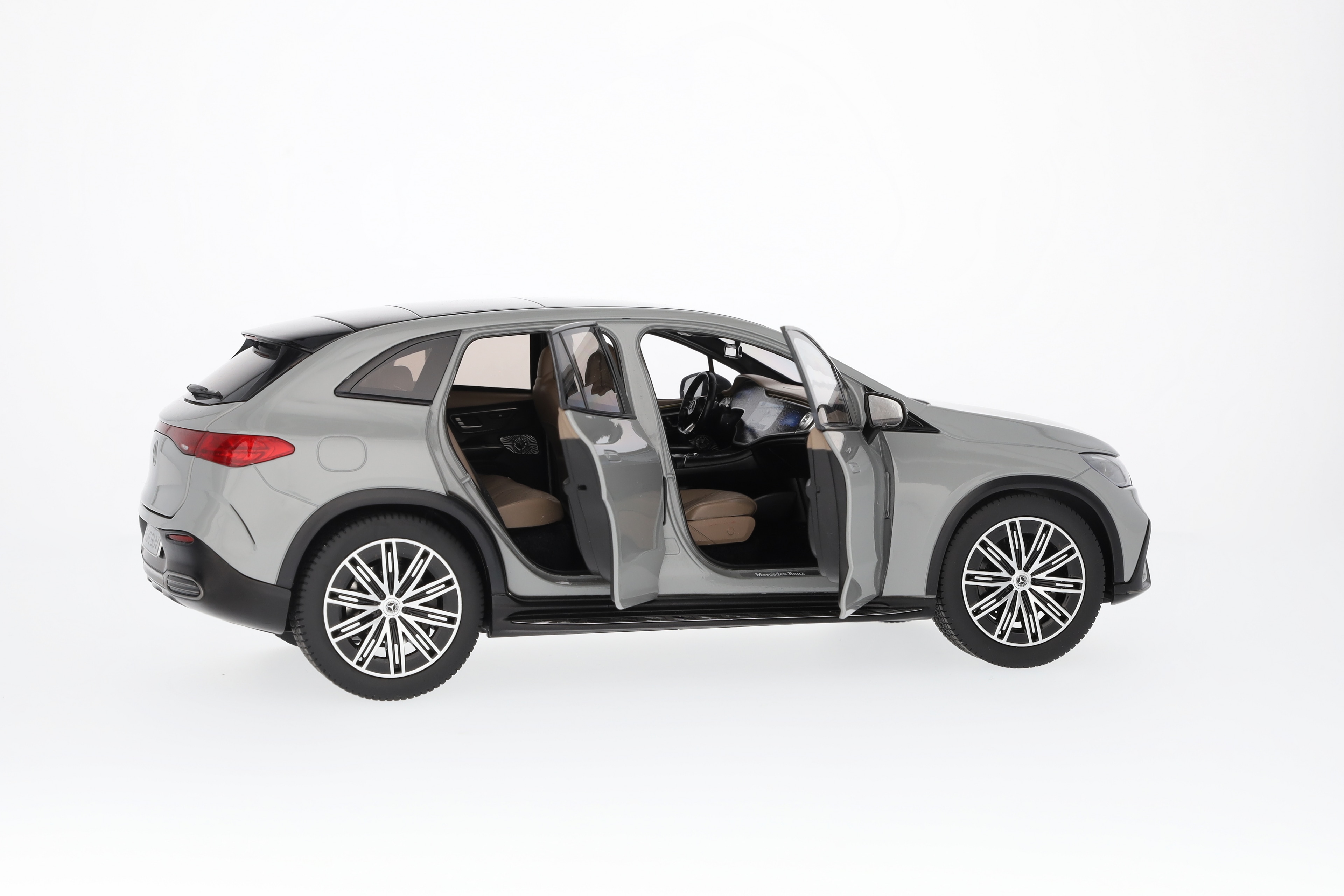 EQE SUV, AMG Line, X294 - MANUFAKTUR šedá alphin uni, NZG, 1:18