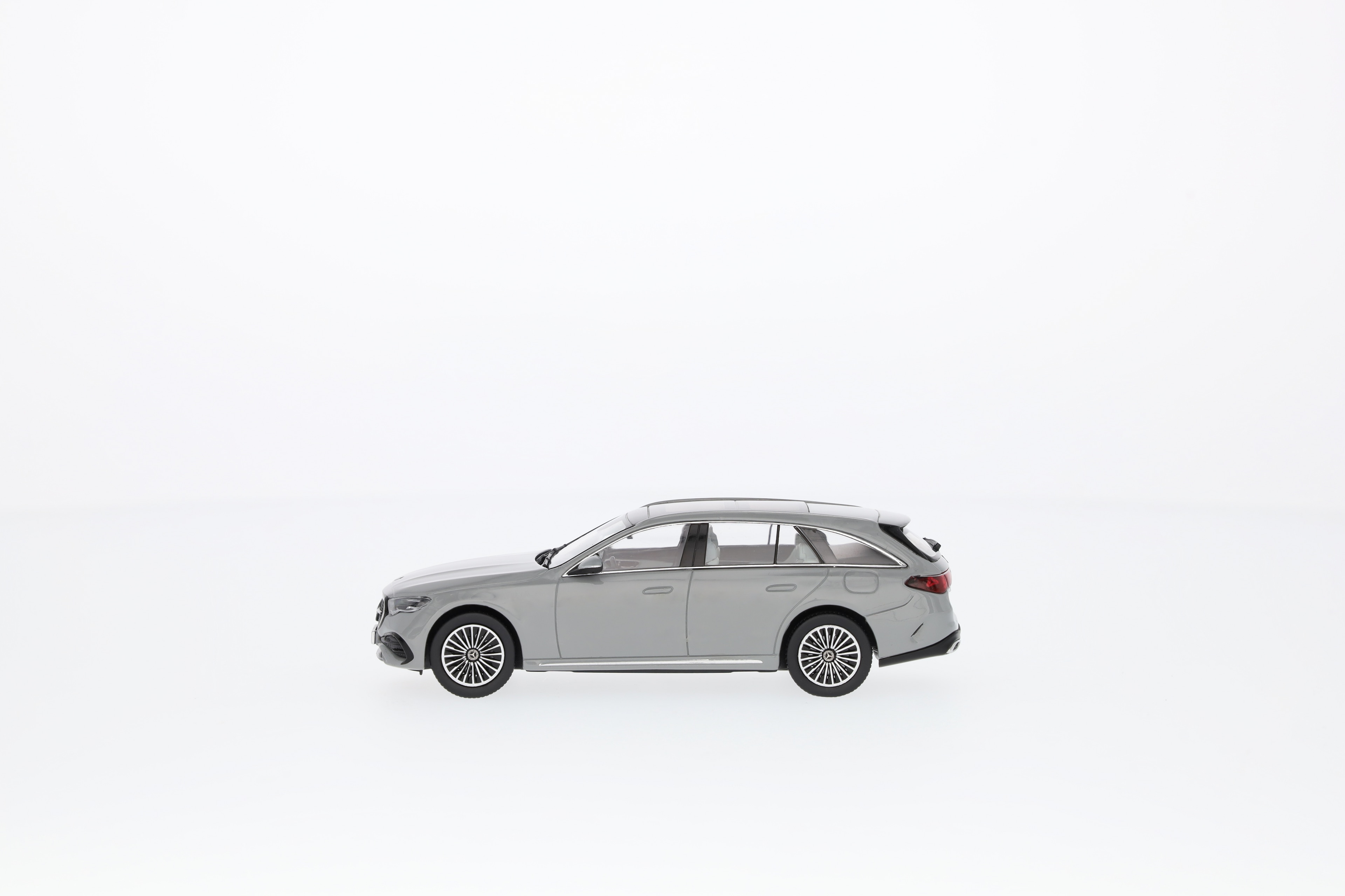 Třída E, Kombi, AMG Line, S214 - MANUFAKTUR šedá alphin uni, iScale, 1:43