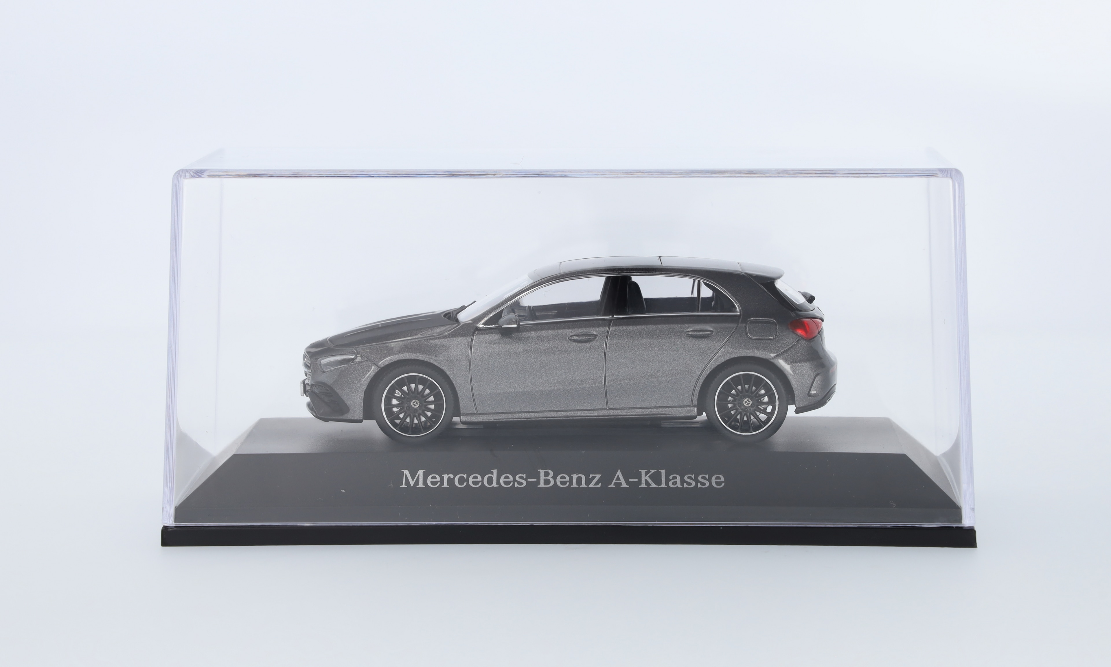 Třída A, Kompaktní sedan, AMG Line, W177 - šedá mountain, Minimax, 1:43