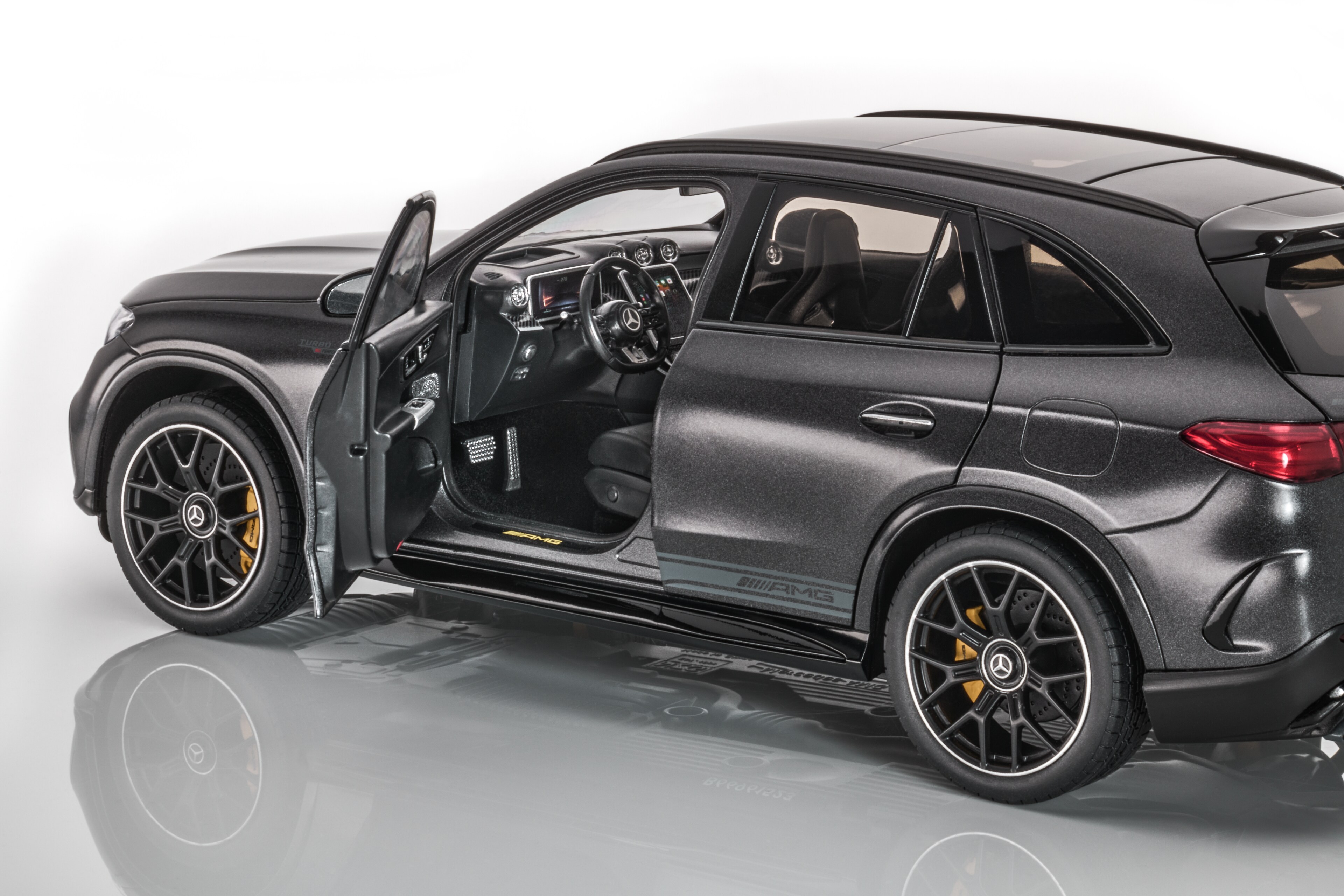 Mercedes-AMG GLC 63, S E PERFORMANCE, X254, edition #1 - MANUFAKTUR šedá graphite magno, NZG, 1:18