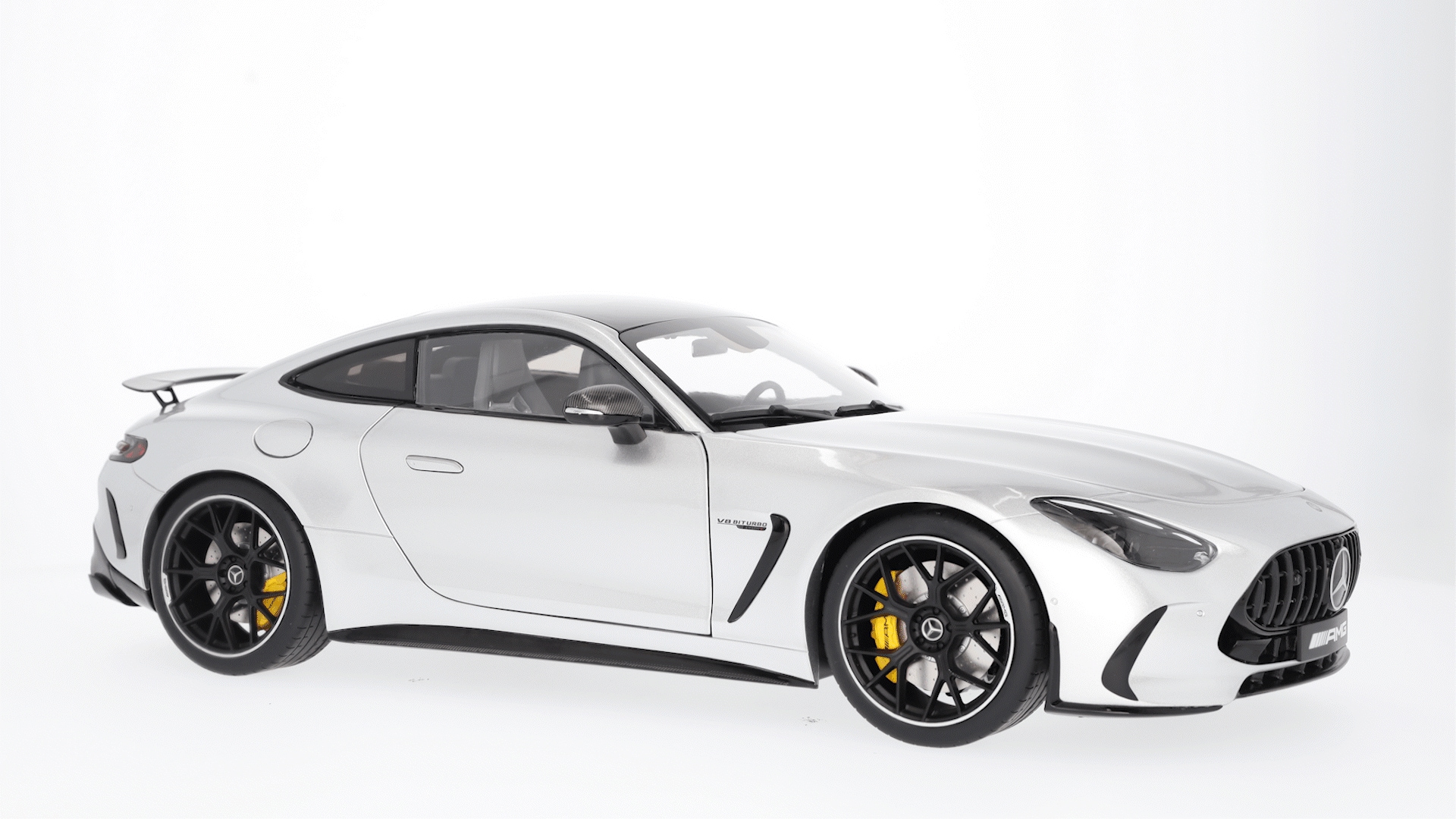 Mercedes-AMG GT 63 4MATIC+ - stříbrná hightech, NZG, 1:12