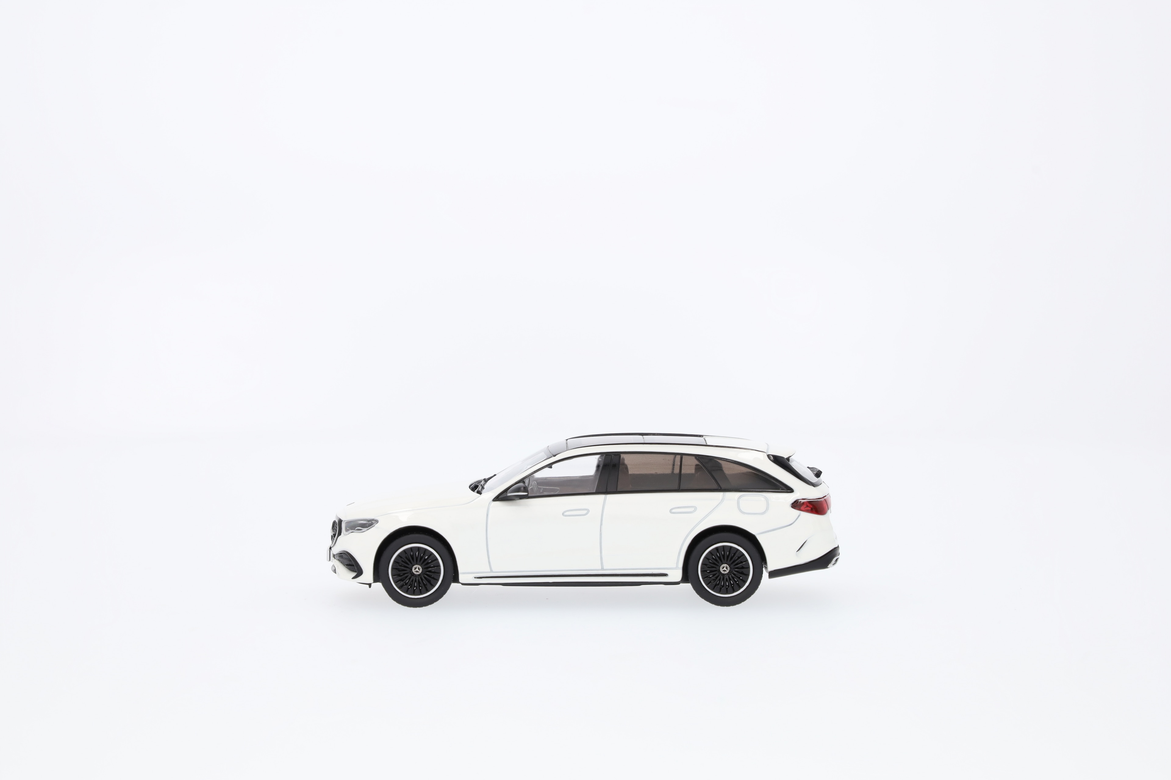 Třída E, Kombi, AMG Line, S214 - G manufaktur bílá opalith bright, iScale, 1:43