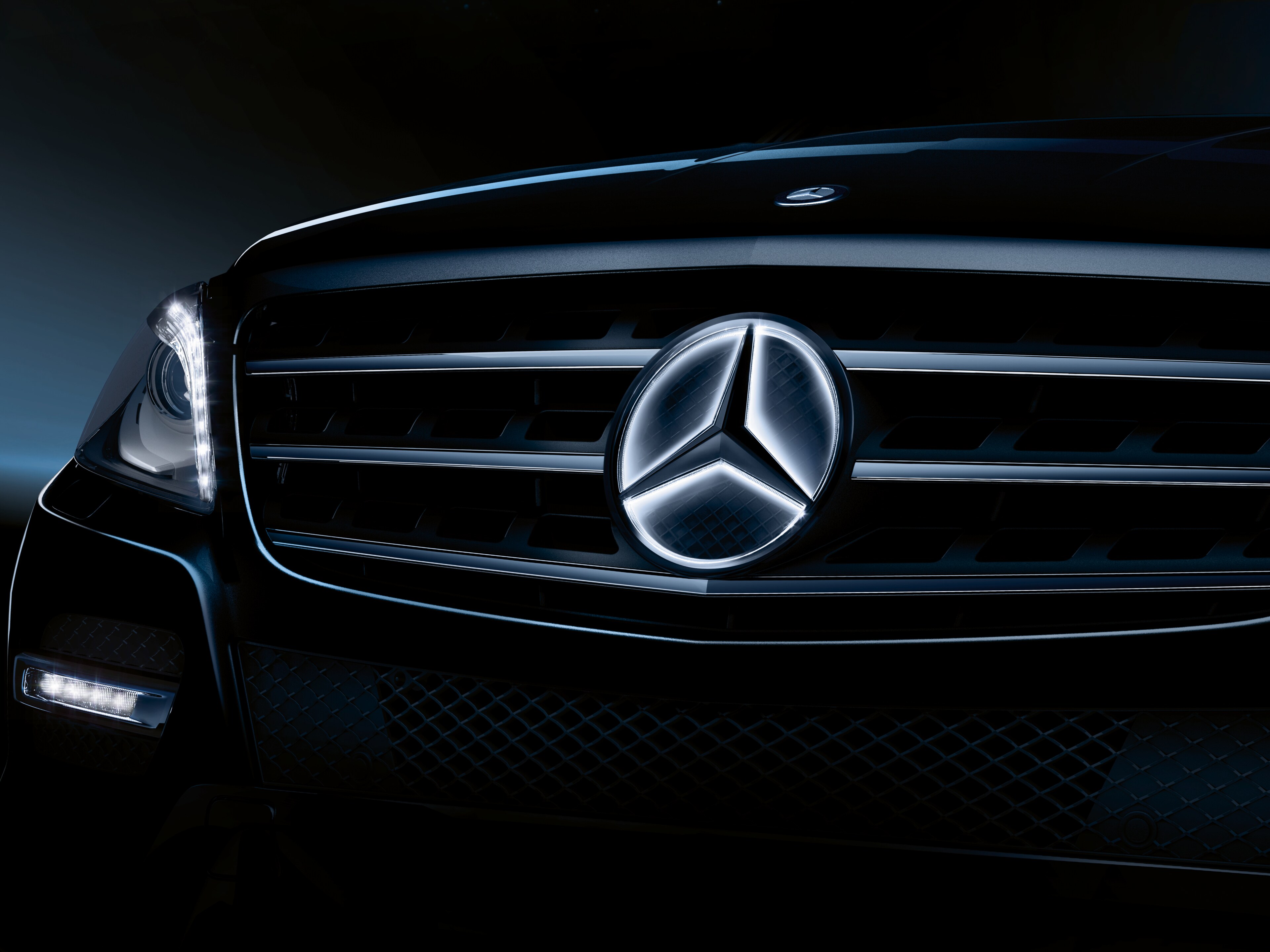 Osvětlená hvězda Mercedes, Řídicí jednotka - černá