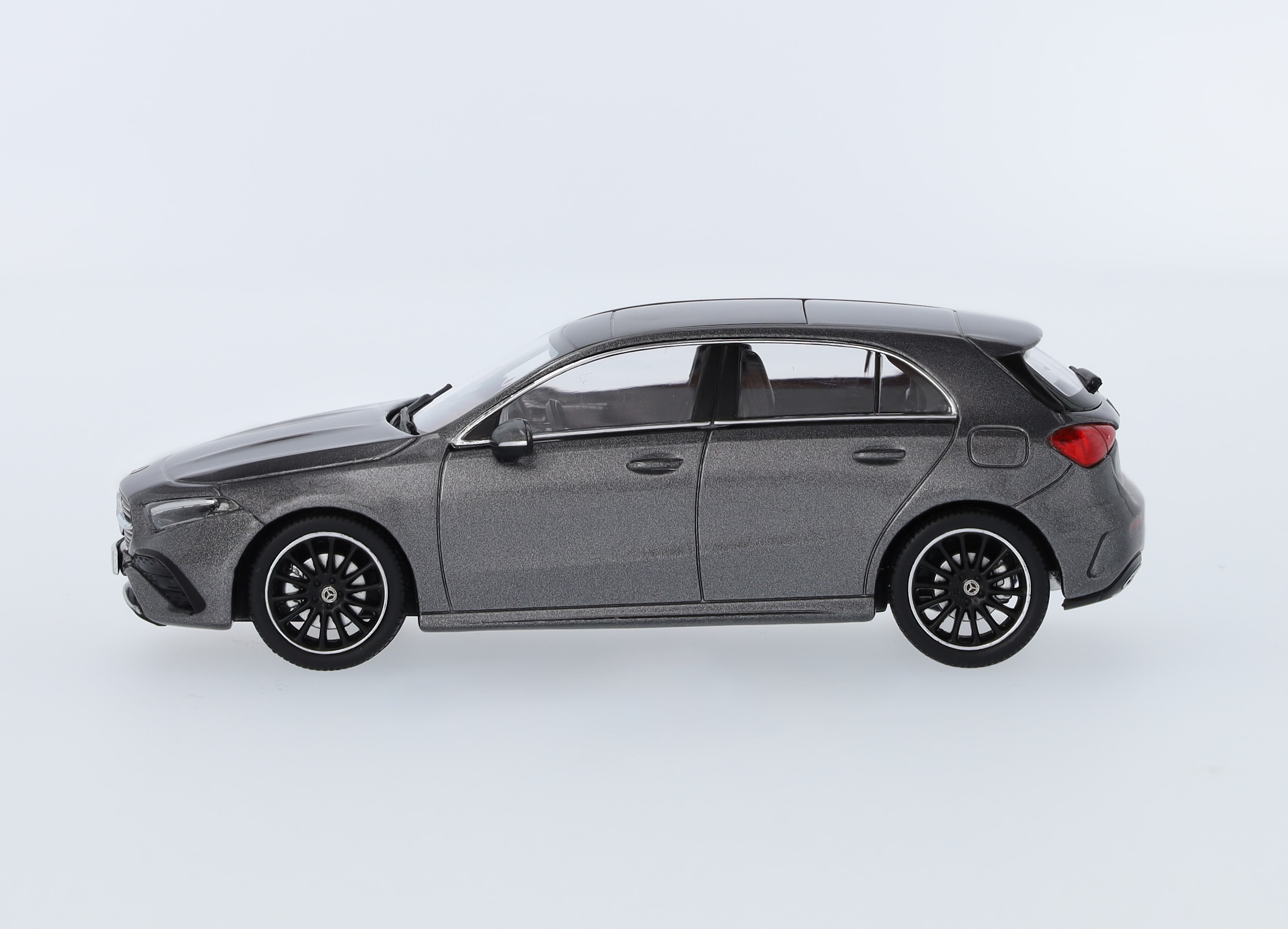 Třída A, Kompaktní sedan, AMG Line, W177 - šedá mountain, Minimax, 1:43
