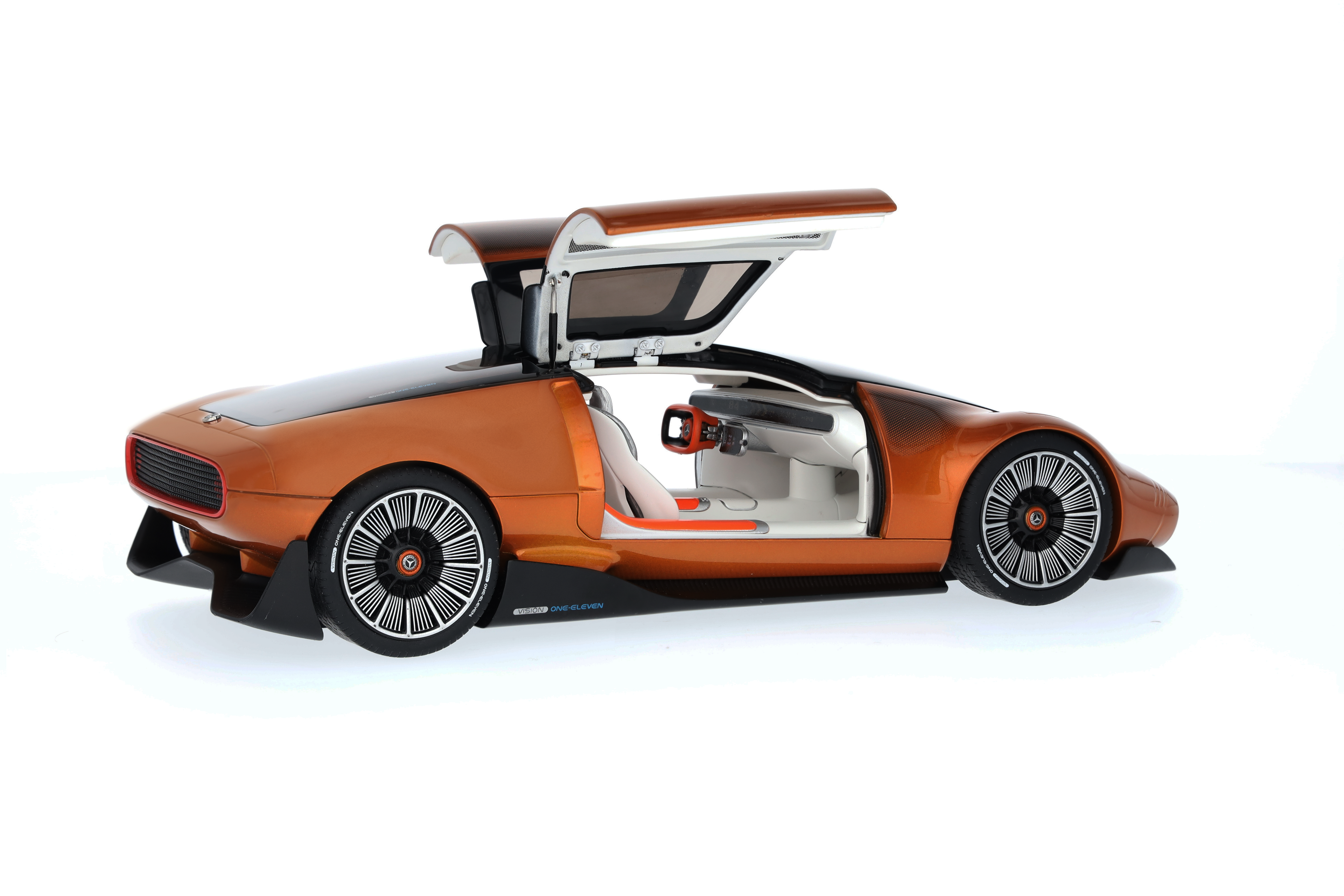 Vision One-Eleven, Předváděcí vůz - oranžová, NZG, 1:18