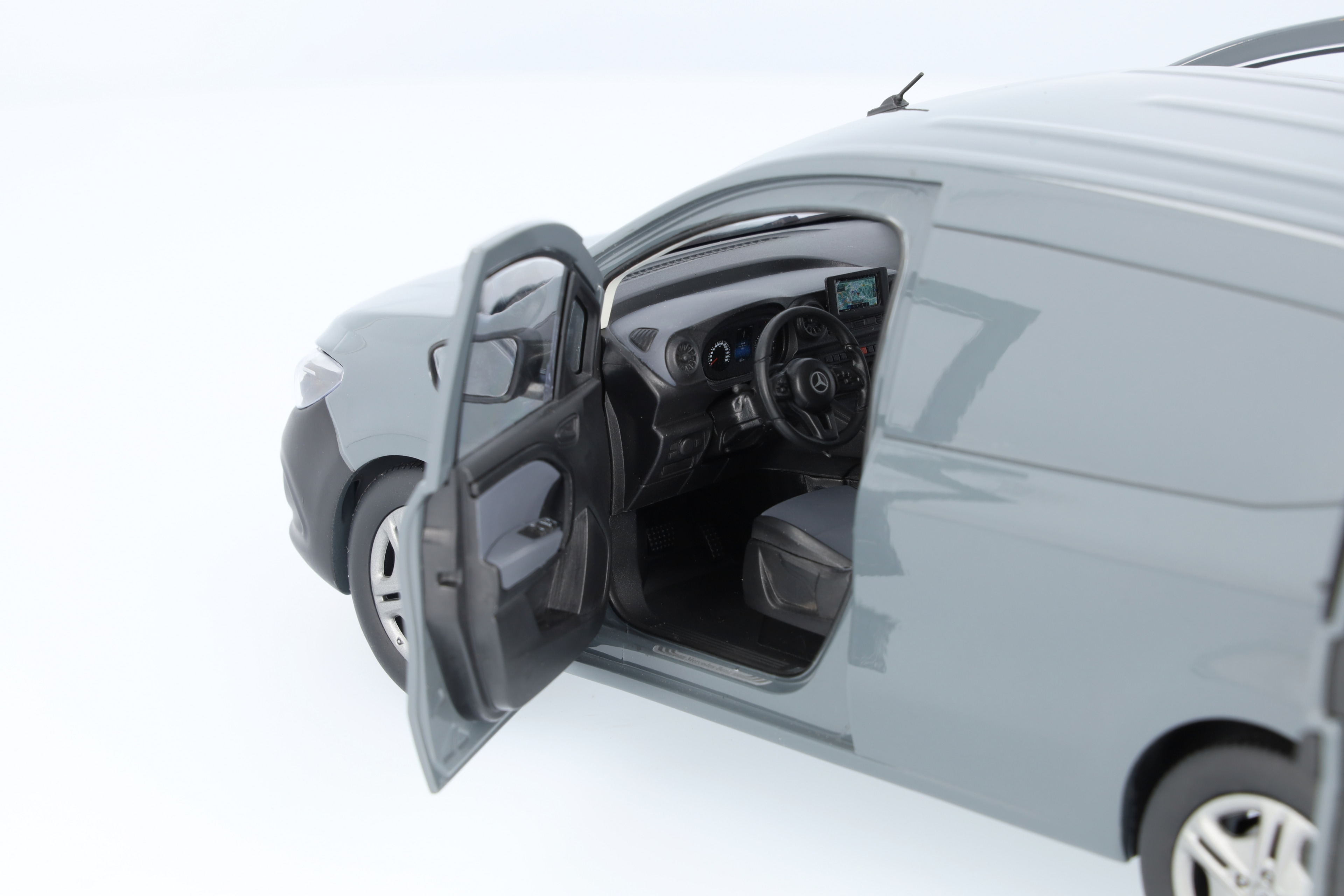 Citan, Skříňová dodávka - šedá magnetite, NZG, 1:18