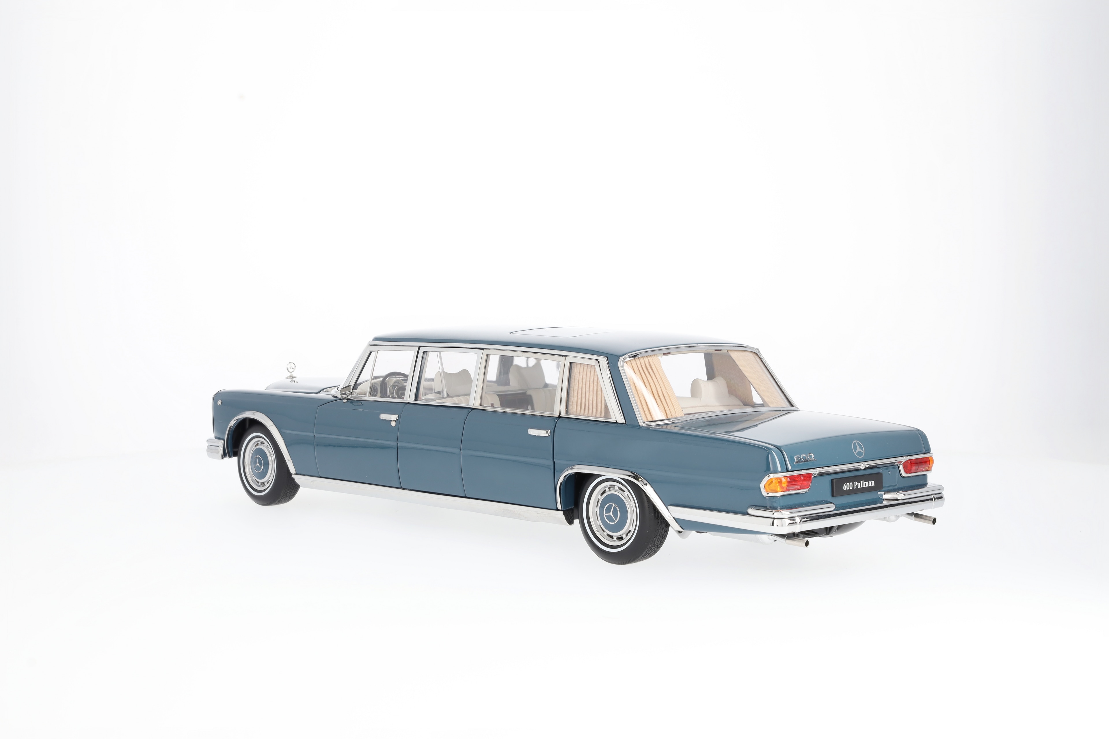 600 Pullmann W 100 (1963-1981) - modrá, NZG, 1:18