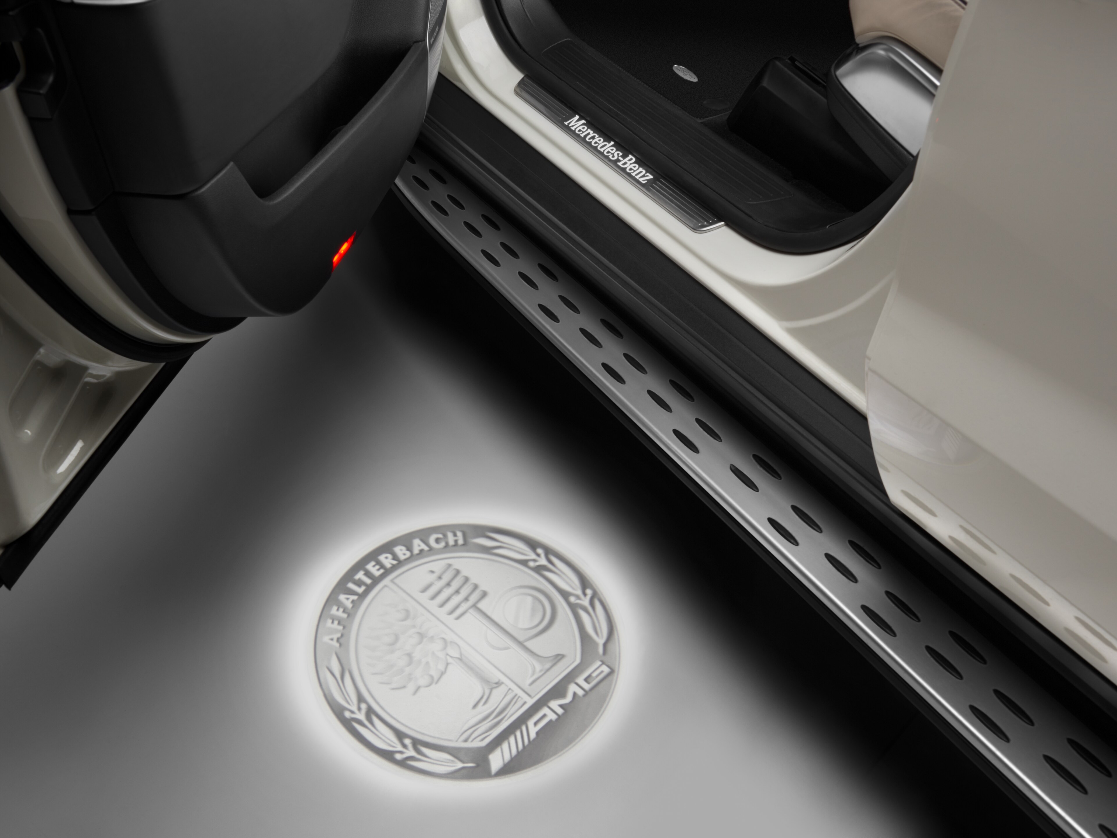 LED projektor loga, Erb AMG - 1 sada
