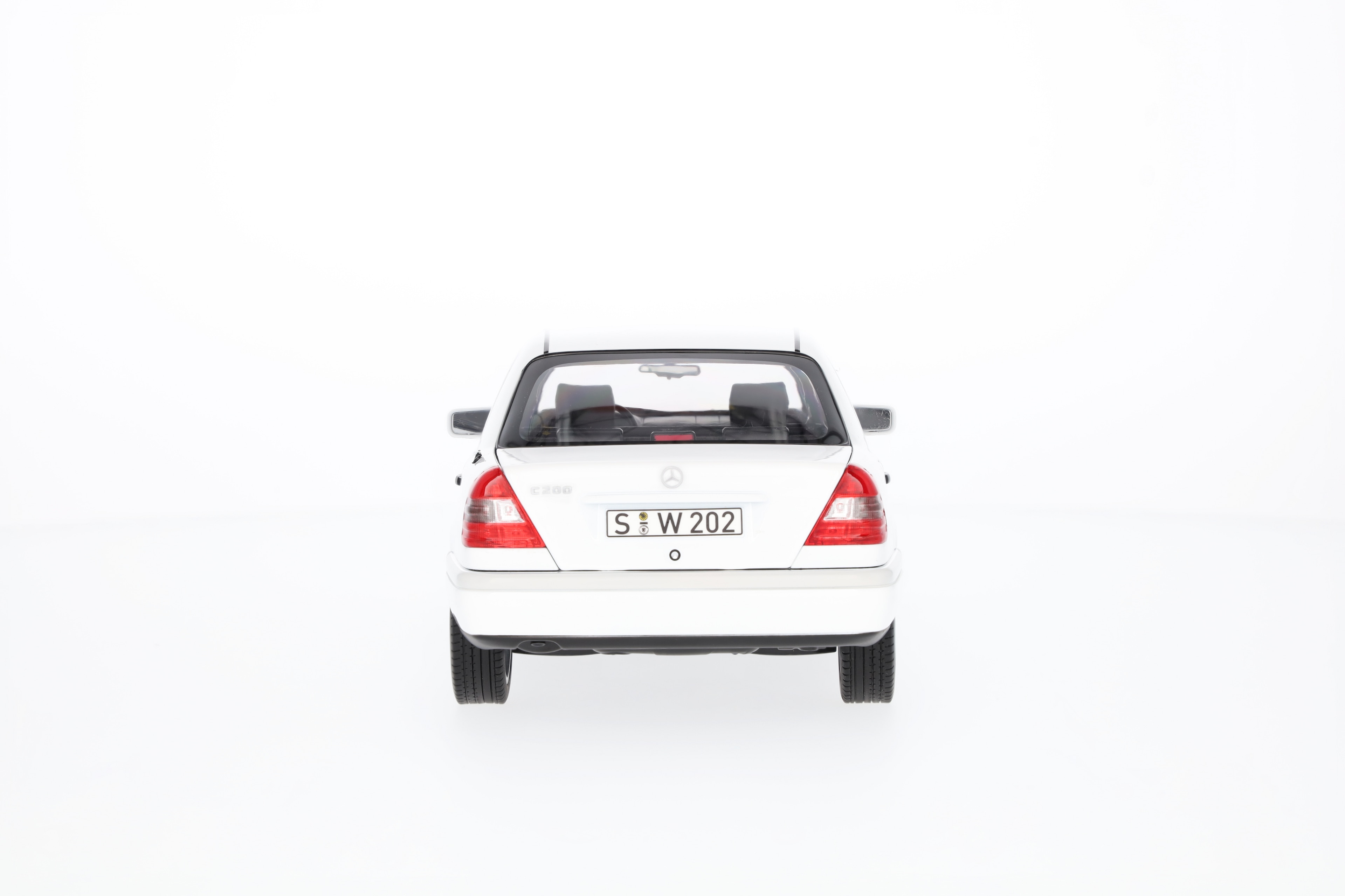 C 200 Sedan W 202 (1993-1996) - bílá polar, Norev, 1:18